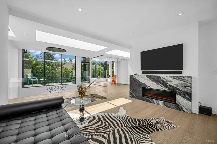 Photo 16 at 7 Whitelaw Court, Grandview, Markham