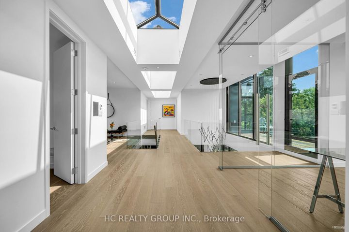 Photo 17 at 7 Whitelaw Court, Grandview, Markham