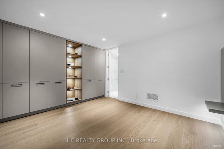 Photo 24 at 7 Whitelaw Court, Grandview, Markham