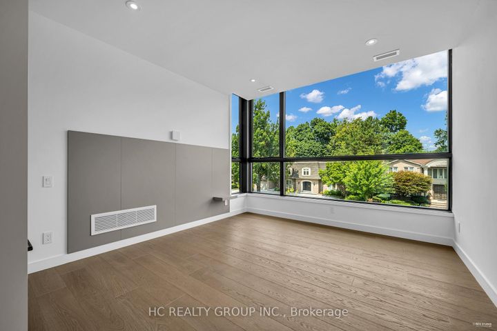 Photo 31 at 7 Whitelaw Court, Grandview, Markham