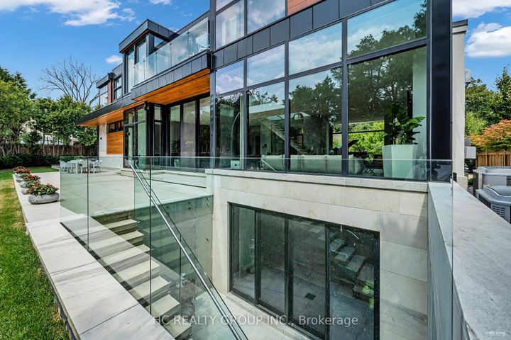 Photo 40 at 7 Whitelaw Court, Grandview, Markham