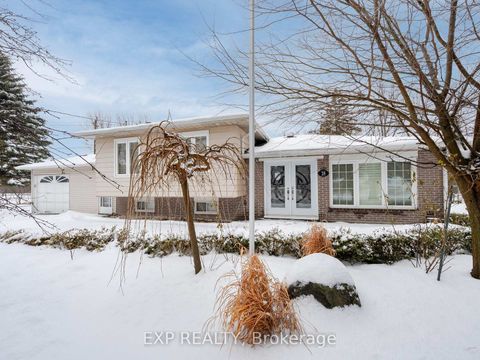 Photo 5 at 28 Lakeland Crescent, Oak Ridges Lake Wilcox, Richmond Hill