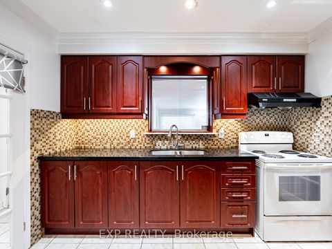 Photo 17 at 28 Lakeland Crescent, Oak Ridges Lake Wilcox, Richmond Hill