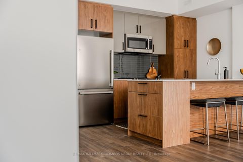 Photo 10 at 42 - 35 Birchcliff Avenue, Cliffside, Toronto