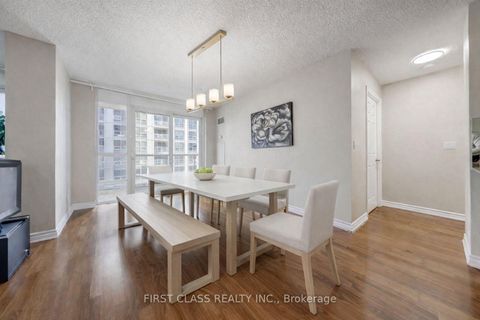 Photo 5 at 2813 - 761 Bay Street, Bay Street Corridor, Toronto