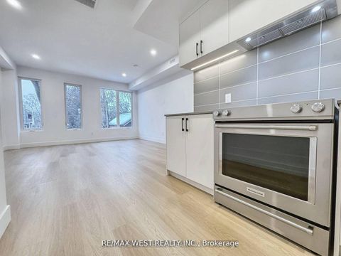 Photo 7 at 49 Morningside Avenue, Swansea, Toronto