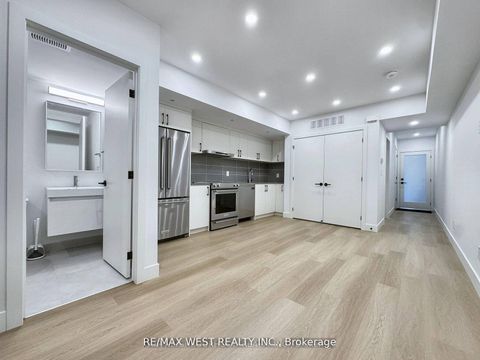 Photo 32 at 49 Morningside Avenue, Swansea, Toronto