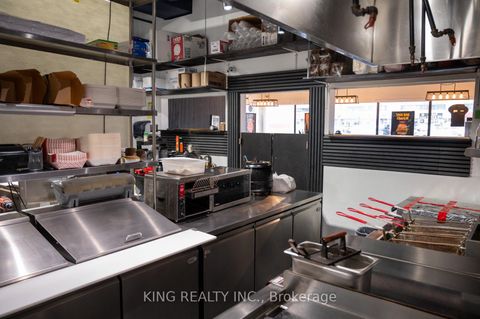 Photo 11 at 2712 KEELE Street, CFB, Toronto