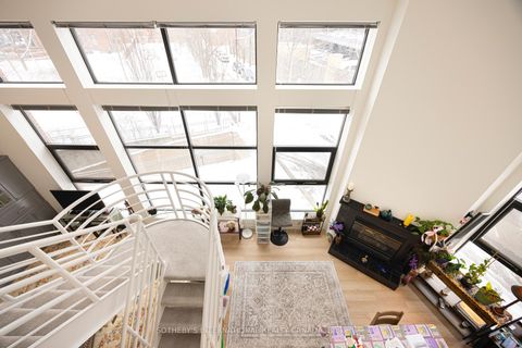 Photo 4 at 202 - 393 King Street E, Moss Park, Toronto