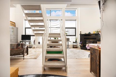 Photo 5 at 202 - 393 King Street E, Moss Park, Toronto