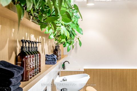 Photo 15 at 102 - 277 Davenport Road, Annex, Toronto