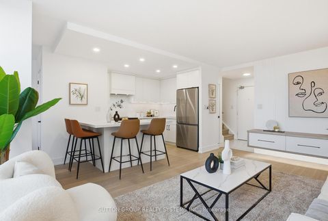 Photo 13 at 909 - 60 Southport Street, Swansea, Toronto