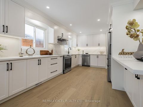 Photo 9 at 69 Baroness Crescent, Don Valley Village, Toronto