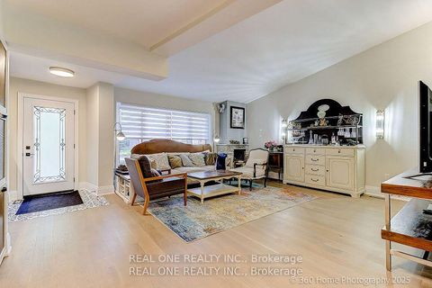 Photo 3 at 10 North Hills Terrace, Don Mills, Toronto