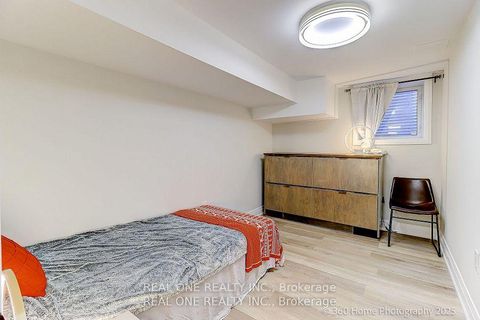 Photo 21 at 10 North Hills Terrace, Don Mills, Toronto