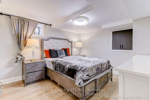 Photo 22 at 10 North Hills Terrace, Don Mills, Toronto