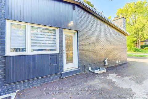 Photo 26 at 10 North Hills Terrace, Don Mills, Toronto