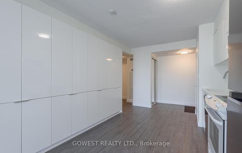 Photo 8 at 2516 - 15 Iceboat Terrace N, Waterfront Communities C1, Toronto