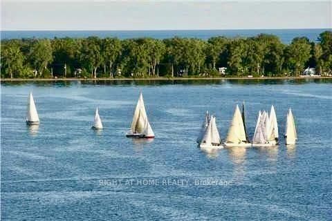 Photo 6 at 3803 - 77 Harbour Square, Waterfront Communities C1, Toronto