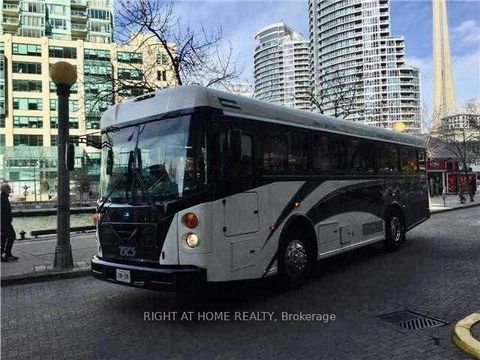 Photo 9 at 3803 - 77 Harbour Square, Waterfront Communities C1, Toronto