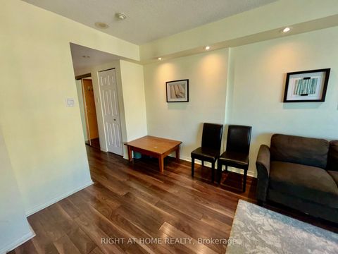 Photo 22 at 3803 - 77 Harbour Square, Waterfront Communities C1, Toronto