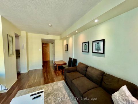 Photo 23 at 3803 - 77 Harbour Square, Waterfront Communities C1, Toronto