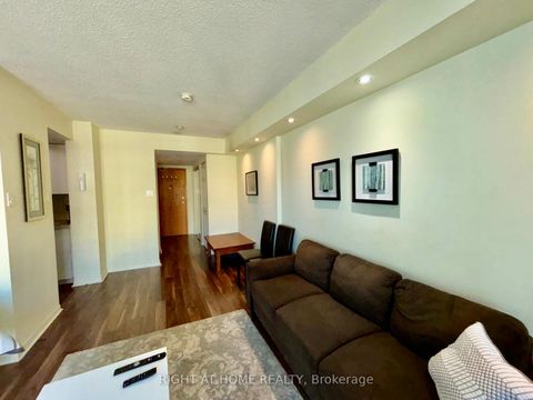 Photo 24 at 3803 - 77 Harbour Square, Waterfront Communities C1, Toronto