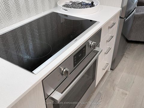 Photo 8 at 219 - 293 The Kingsway, Humber Valley, Toronto