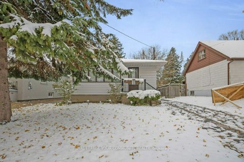 Photo 1 at 184 Hendon Avenue, Newtonbrook West, Toronto