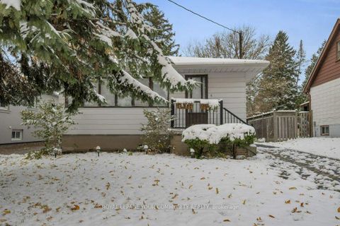Photo 2 at 184 Hendon Avenue, Newtonbrook West, Toronto