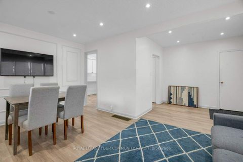 Photo 9 at 184 Hendon Avenue, Newtonbrook West, Toronto