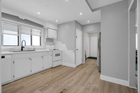 Photo 11 at 184 Hendon Avenue, Newtonbrook West, Toronto