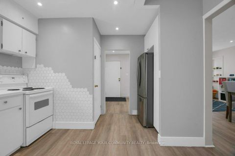 Photo 12 at 184 Hendon Avenue, Newtonbrook West, Toronto