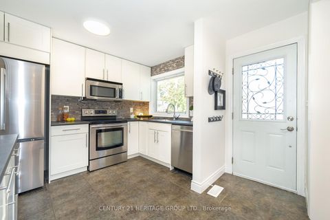 Photo 3 at 67 Savona Drive, Alderwood, Toronto