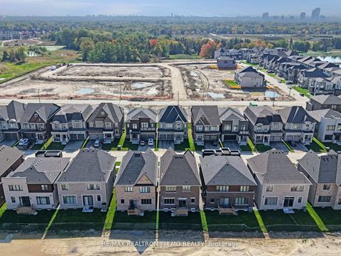 Photo 36 at 20 Nanhai Avenue, Angus Glen, Markham