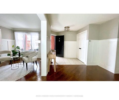 Photo 4 at 31 Giotto Crescent SW, Maple, Vaughan