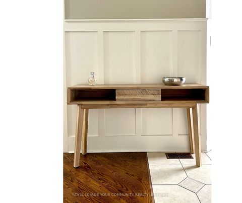 Photo 5 at 31 Giotto Crescent SW, Maple, Vaughan