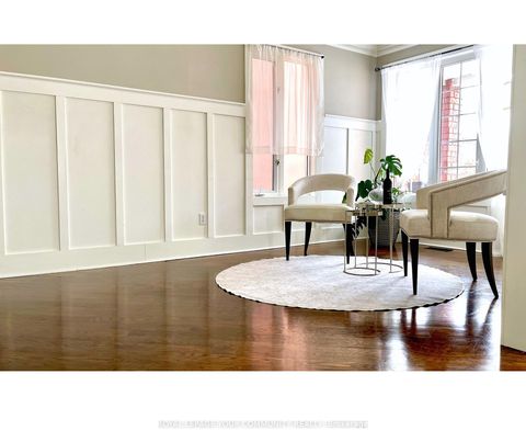 Photo 6 at 31 Giotto Crescent SW, Maple, Vaughan