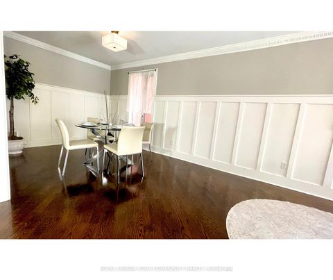 Photo 7 at 31 Giotto Crescent SW, Maple, Vaughan