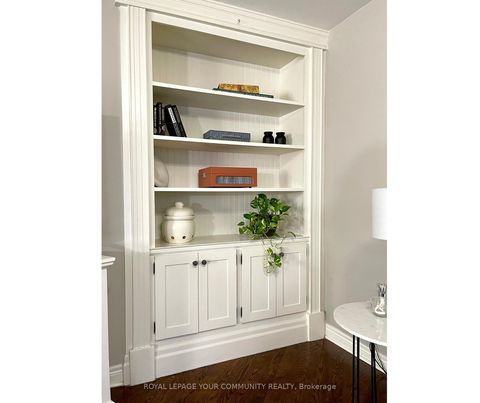 Photo 13 at 31 Giotto Crescent SW, Maple, Vaughan