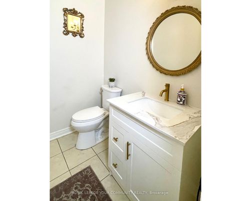 Photo 21 at 31 Giotto Crescent SW, Maple, Vaughan