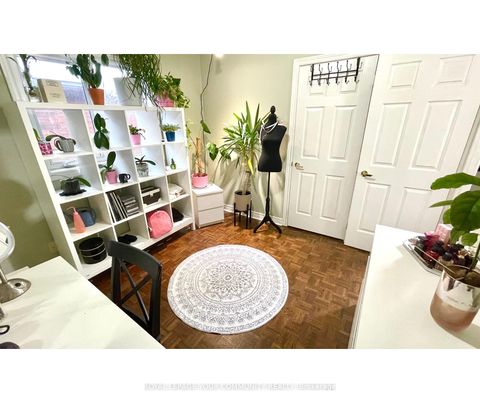 Photo 28 at 31 Giotto Crescent SW, Maple, Vaughan