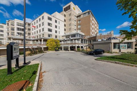 Photo 1 at 48 - 74 Ross Street, Queen's Park, Barrie