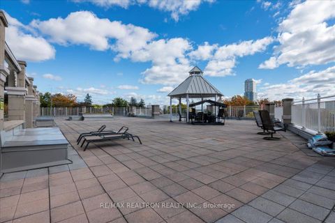 Photo 25 at 48 - 74 Ross Street, Queen's Park, Barrie