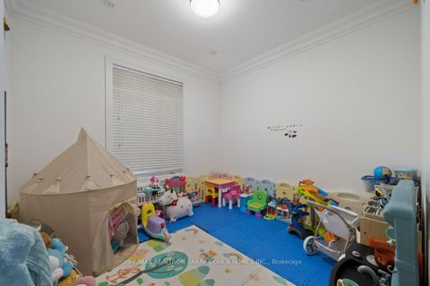 Photo 12 at 17 Lourakis Street, Jefferson, Richmond Hill