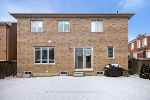 Photo 36 at 17 Lourakis Street, Jefferson, Richmond Hill