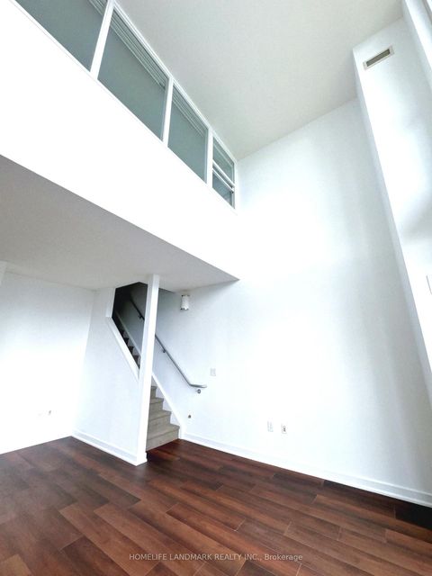 Photo 11 at 833 - 8 Telegram Mews, Waterfront Communities C1, Toronto