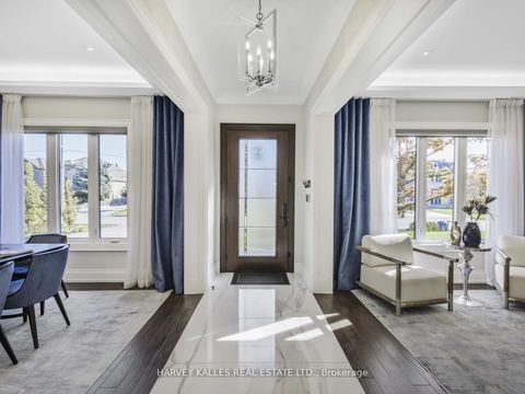 Photo 4 at 10 Malaren Road, Maple, Vaughan