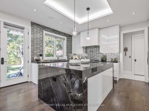 Photo 12 at 10 Malaren Road, Maple, Vaughan