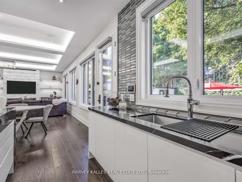 Photo 13 at 10 Malaren Road, Maple, Vaughan